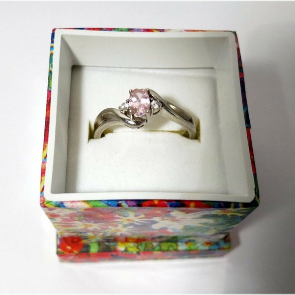 925 Sterling Silver Ring w/ Pink Garnet & White Cubic Zirconia - Picture 2 of 10